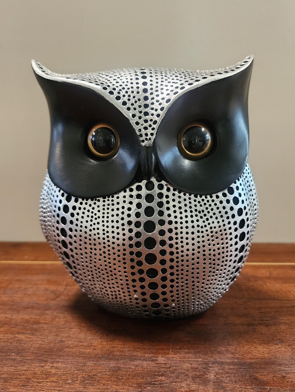 Sweet Silver And Black Owl Decor